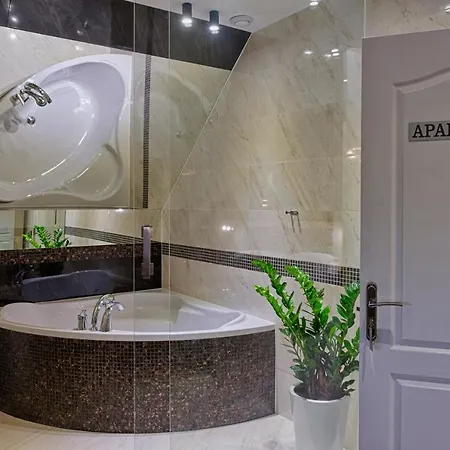 Hotel Podjadek 3*